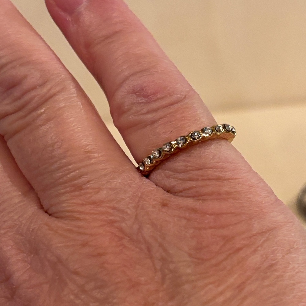 Elegant Gold Toned and Rhinestones Women's Ring. Size 5 Good Condition